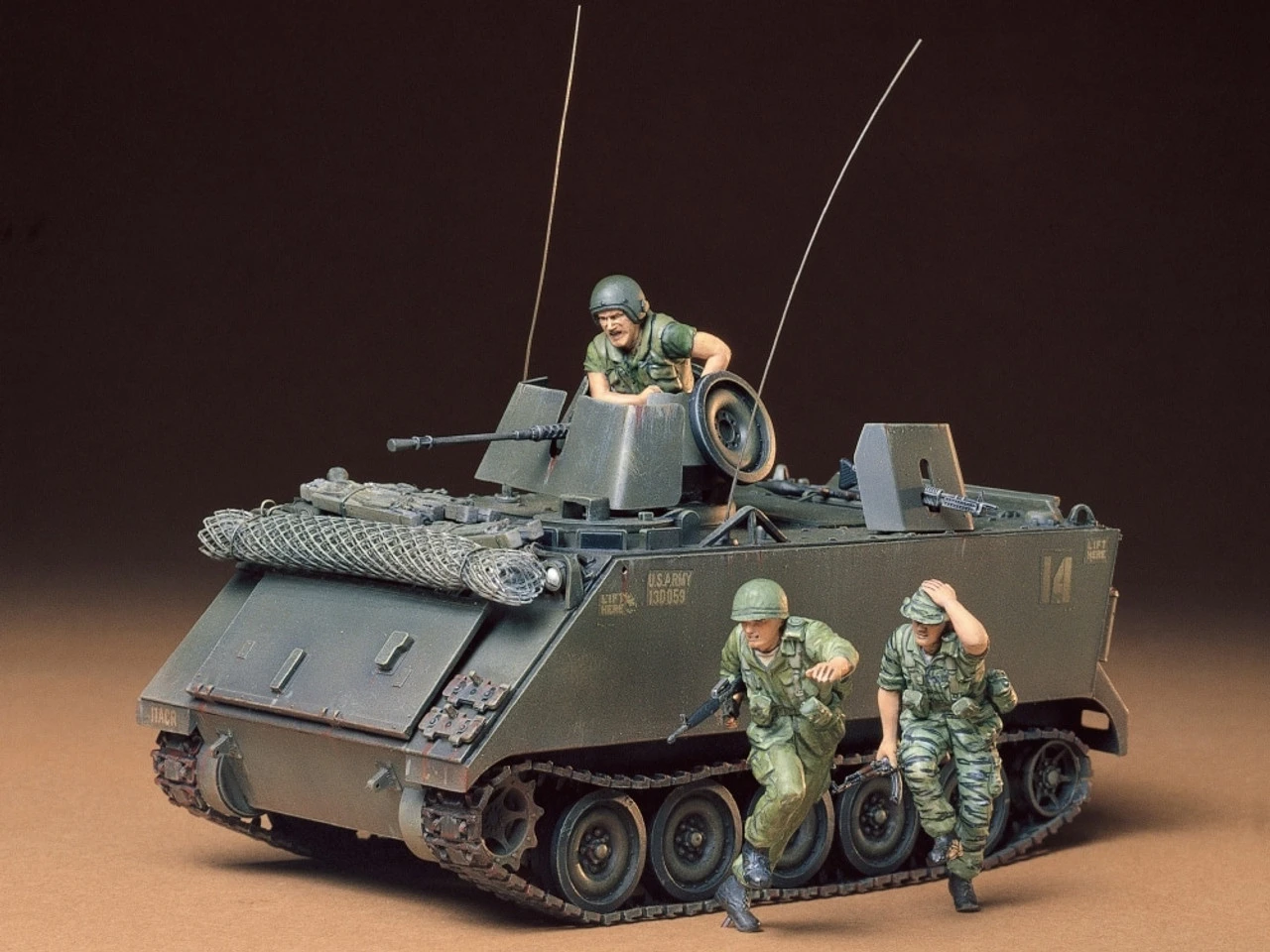 Tamiya 35135 - US M113 ACAV United States - 1:35 Scale Kit 3 Tamiya 35135 - US M113 ACAV United States - 1:35 Scale Kit